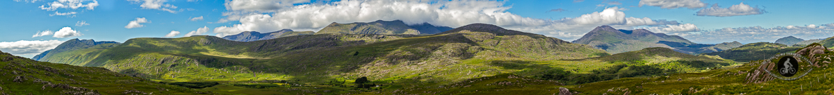 Mountain range in the Ring of Kerry - wide panorama